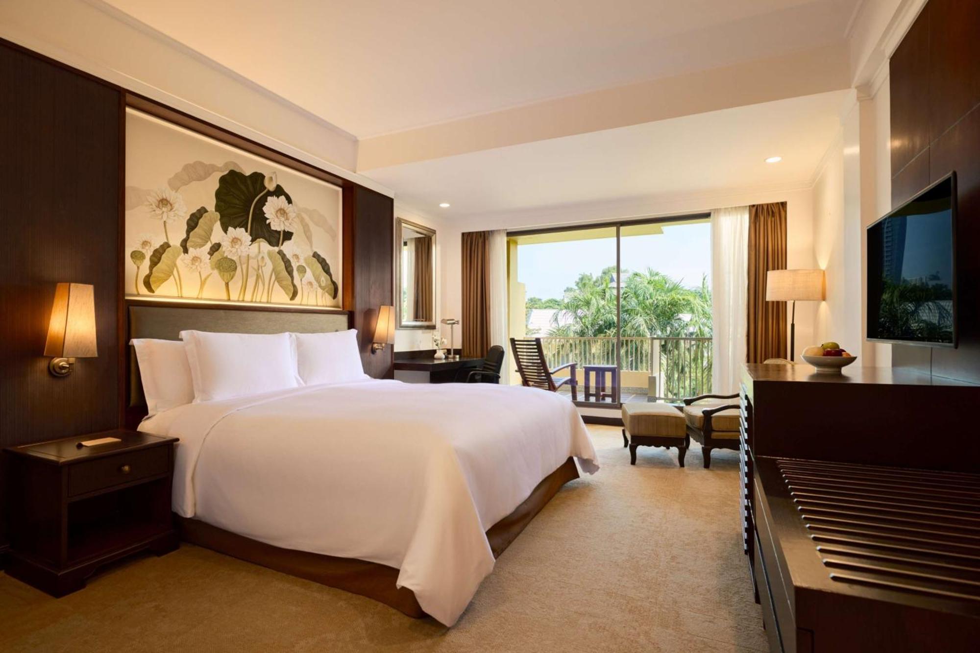 Dusit Thani Pattaya Hotel Exterior photo Deluxe Room