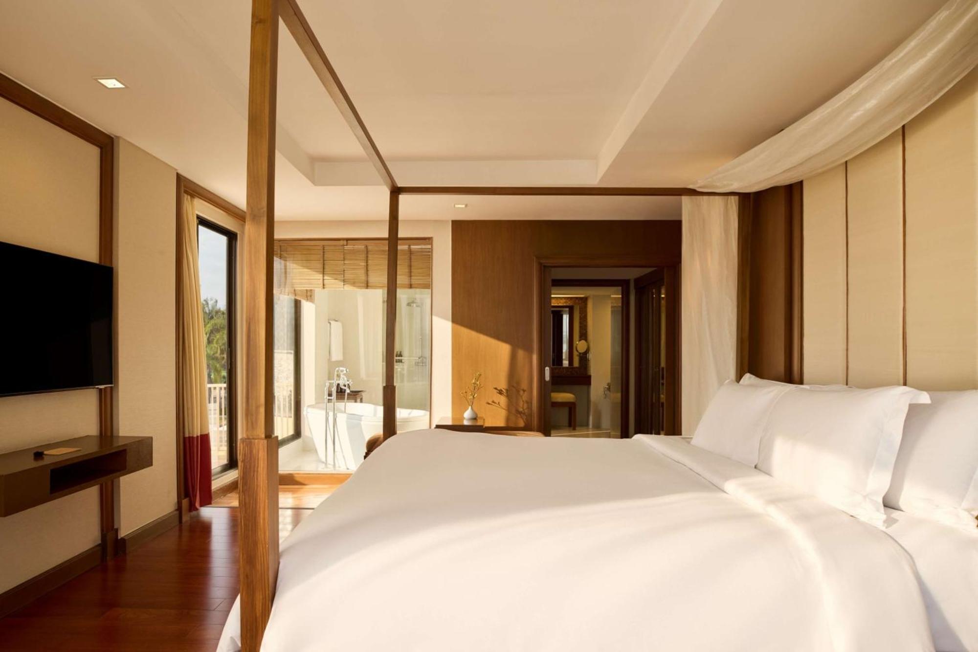 Dusit Thani Pattaya Hotel Exterior photo A bedroom at the W Maldives