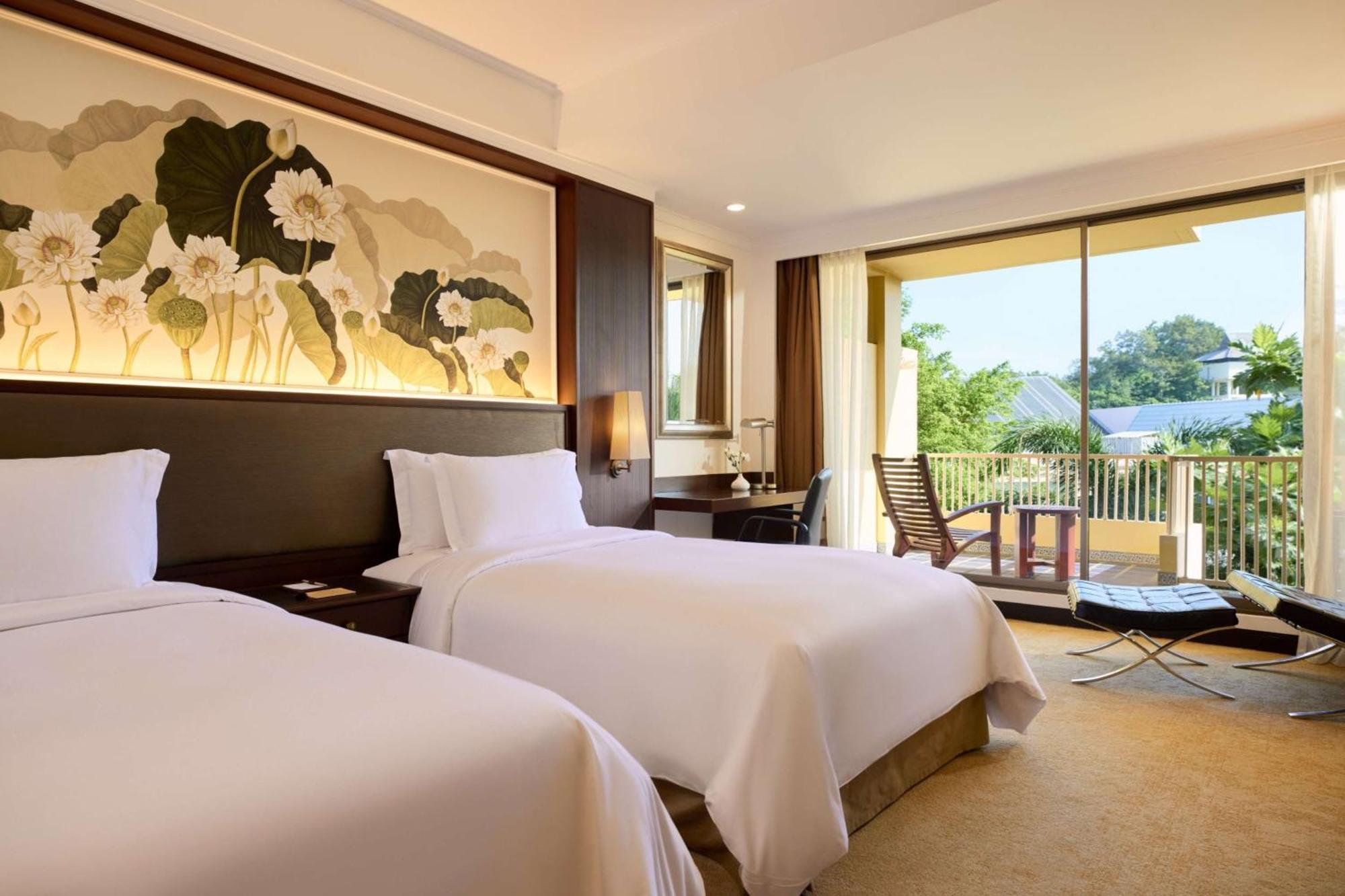 Dusit Thani Pattaya Hotel Exterior photo Deluxe Room