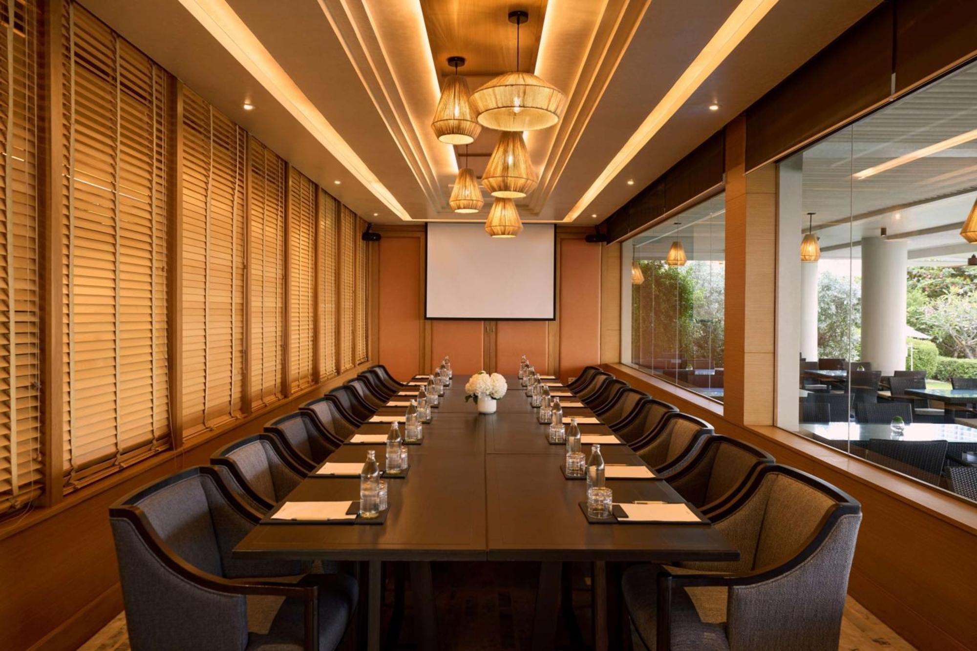 Dusit Thani Pattaya Hotel Exterior photo Boardroom at the Park, Hyderabad