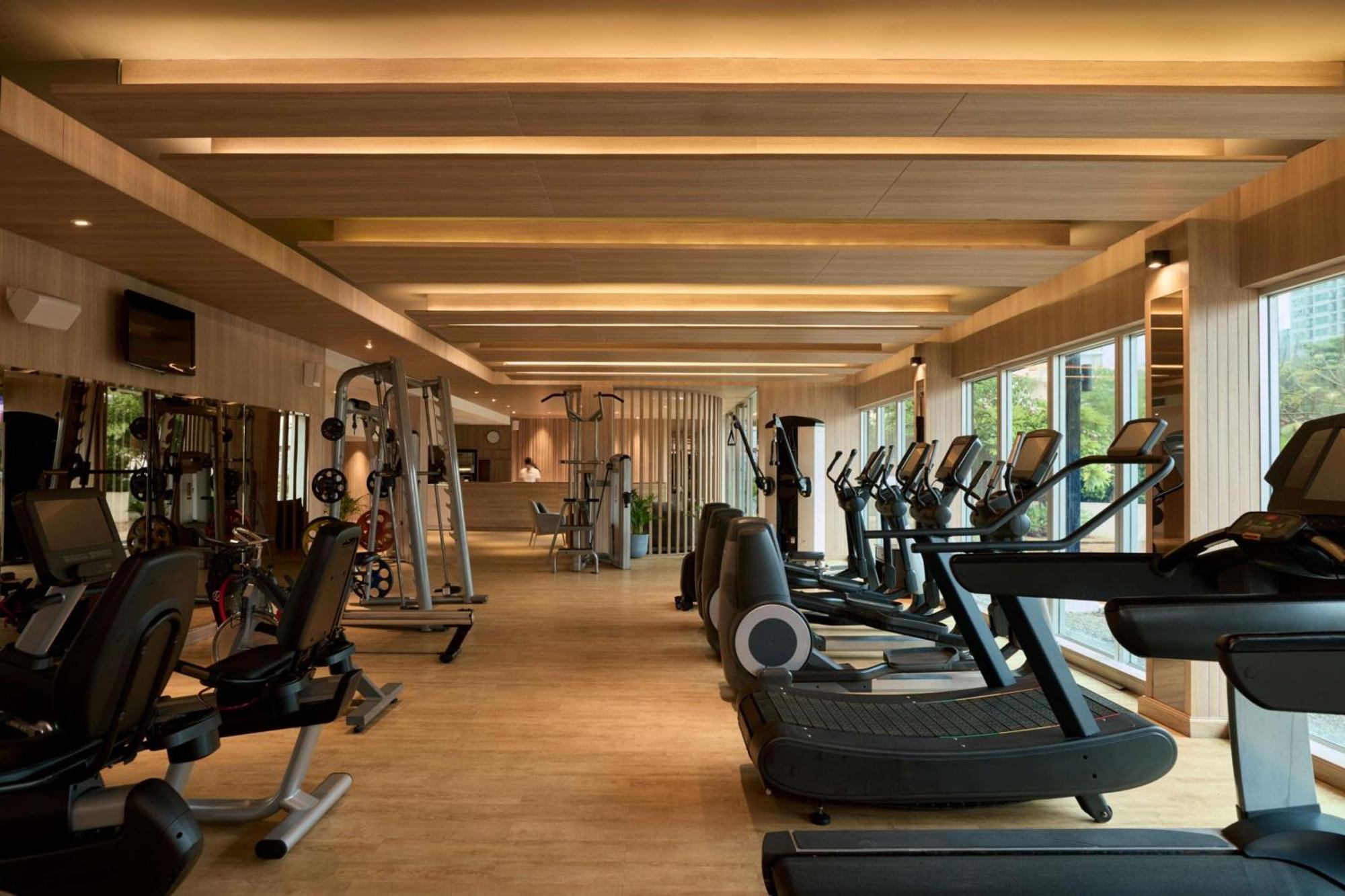 Dusit Thani Pattaya Hotel Exterior photo The gym at The Hari